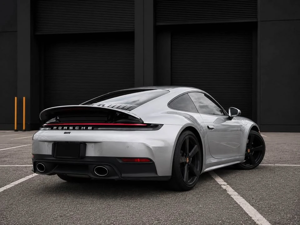 2025 Porsche 992 Carrera - Image 8 of 20