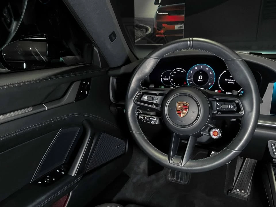 2025 Porsche 992 Carrera - Image 11 of 19