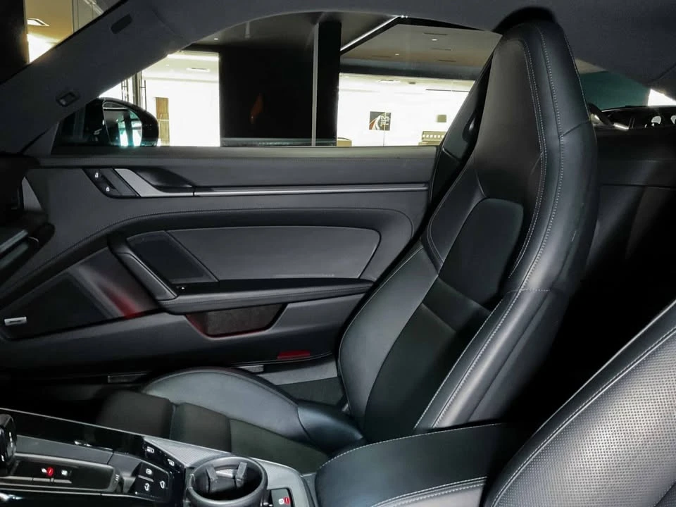 2025 Porsche 992 Carrera - Image 18 of 19