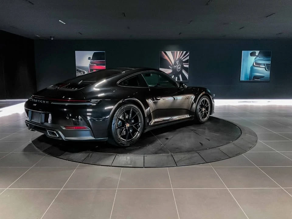 2025 Porsche 992 Carrera - Image 8 of 20
