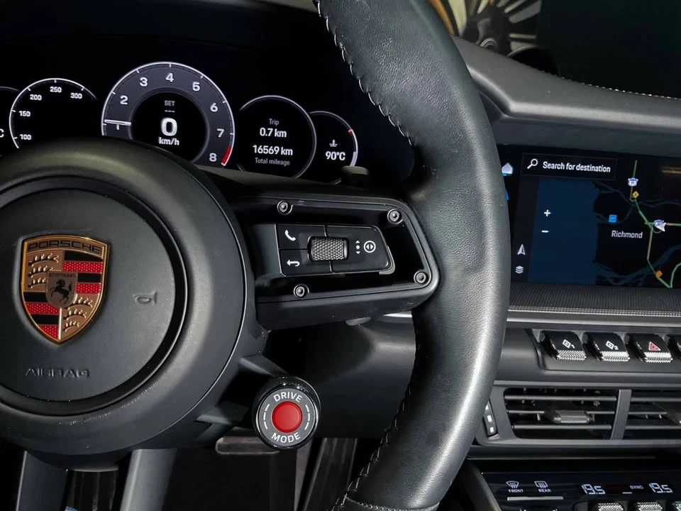2025 Porsche 992 Carrera - Image 14 of 20