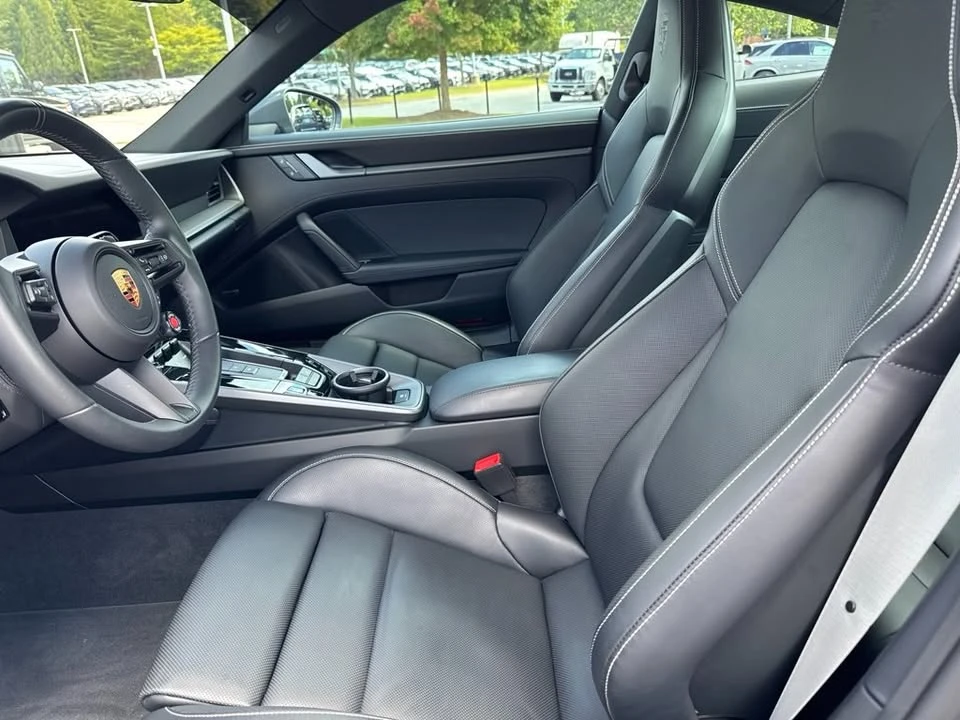 2025 Porsche 992 Carrera - Image 7 of 10