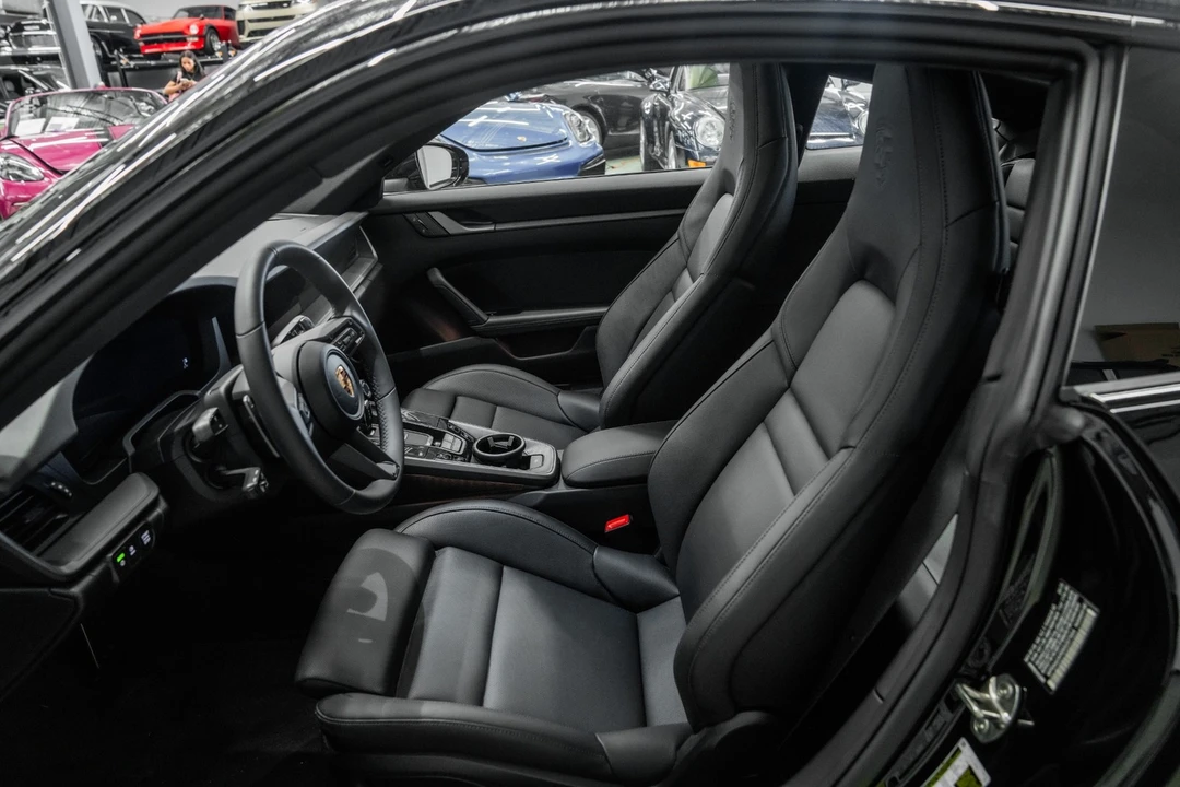 2025 Porsche 992 Carrera - Image 19 of 21