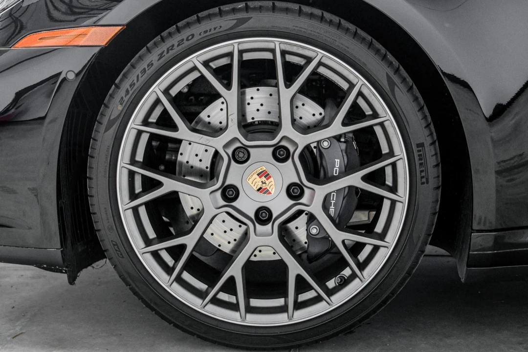 2025 Porsche 992 Carrera - Image 9 of 21