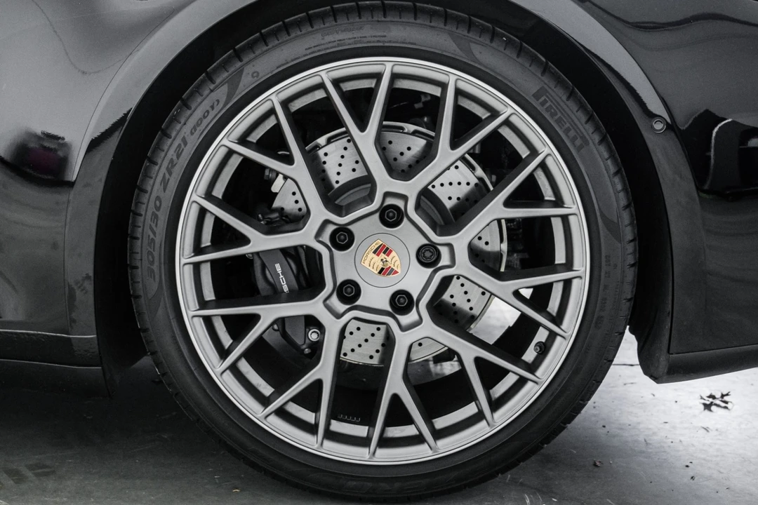 2025 Porsche 992 Carrera - Image 10 of 21
