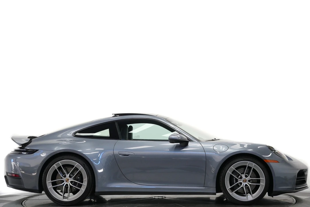 2025 Porsche 992 Carrera - Image 2 of 12