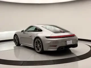 2025 Porsche 992 Carrera S - Image 21 of 31