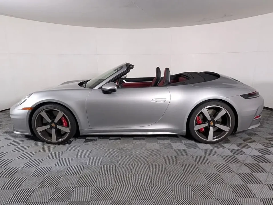 2025 Porsche 992 Carrera S - Image 16 of 31