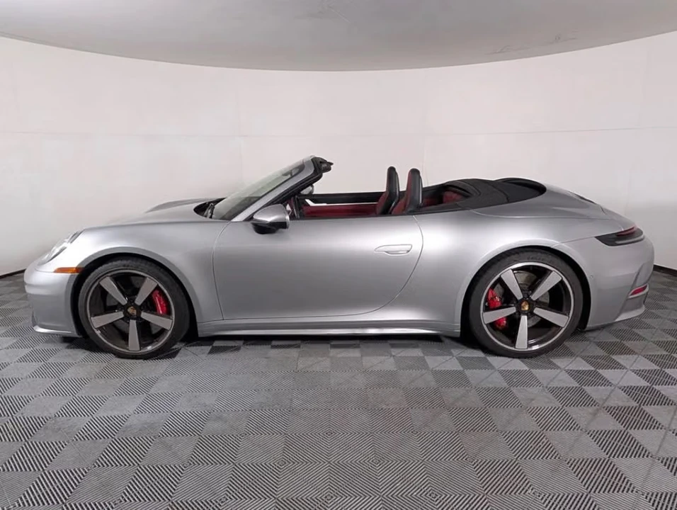 2025 Porsche 992 Carrera S - Image 11 of 31