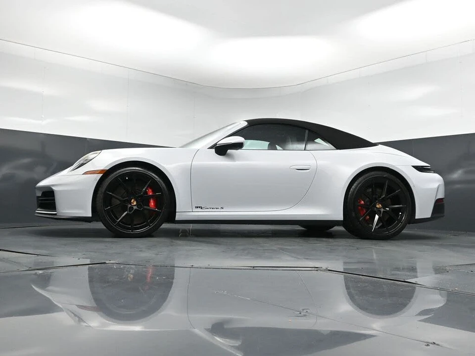 2025 Porsche 992 Carrera S - Image 25 of 31