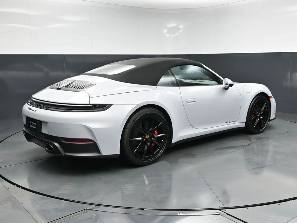 2025 Porsche 992 Carrera S - Image 12 of 31