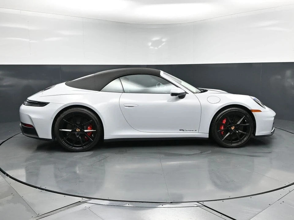 2025 Porsche 992 Carrera S - Image 13 of 31