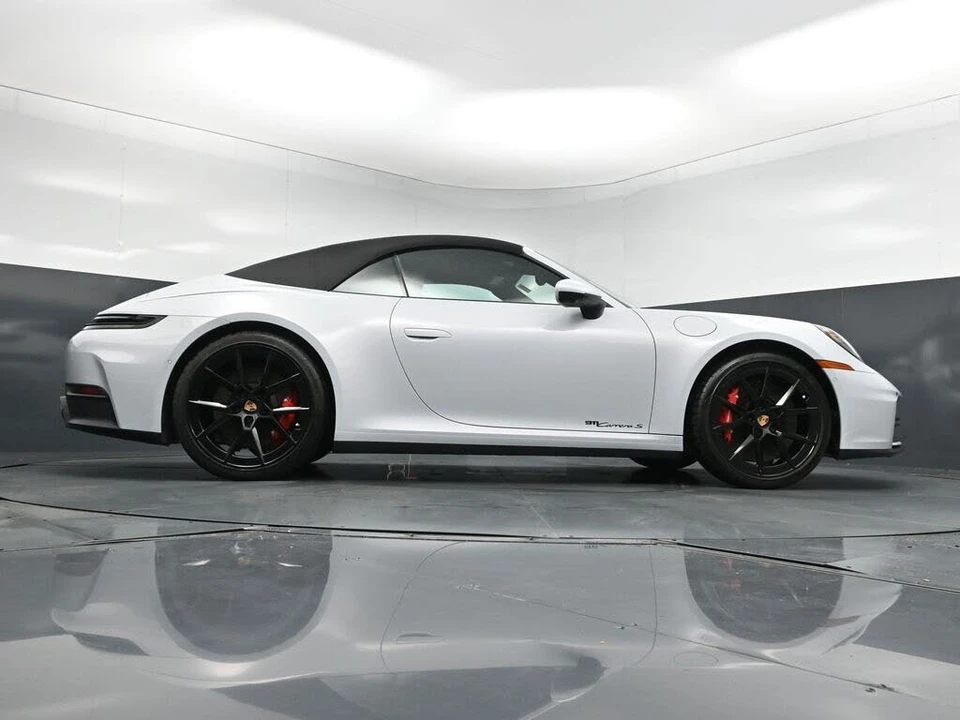 2025 Porsche 992 Carrera S - Image 29 of 31