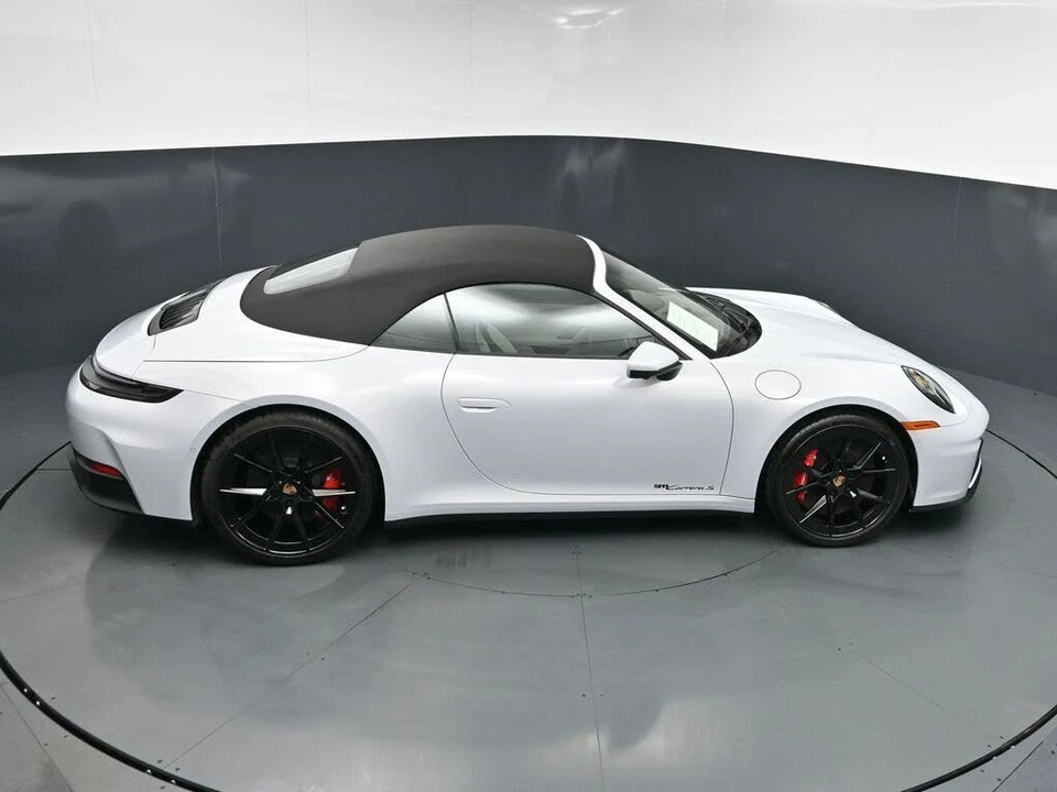 2025 Porsche 992 Carrera S - Image 21 of 31