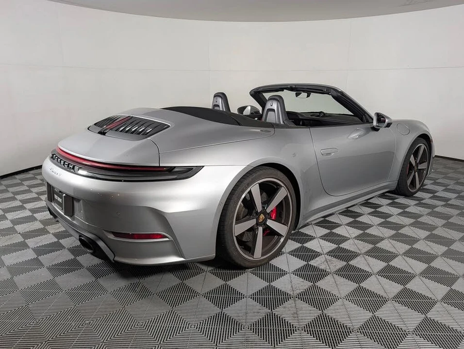 2025 Porsche 992 Carrera S - Image 7 of 31