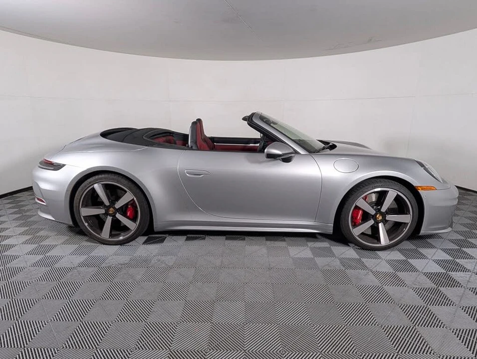 2025 Porsche 992 Carrera S - Image 8 of 31