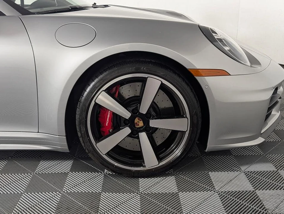 2025 Porsche 992 Carrera S - Image 13 of 31