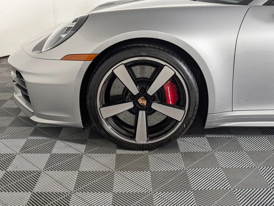 2025 Porsche 992 Carrera S - Image 11 of 31