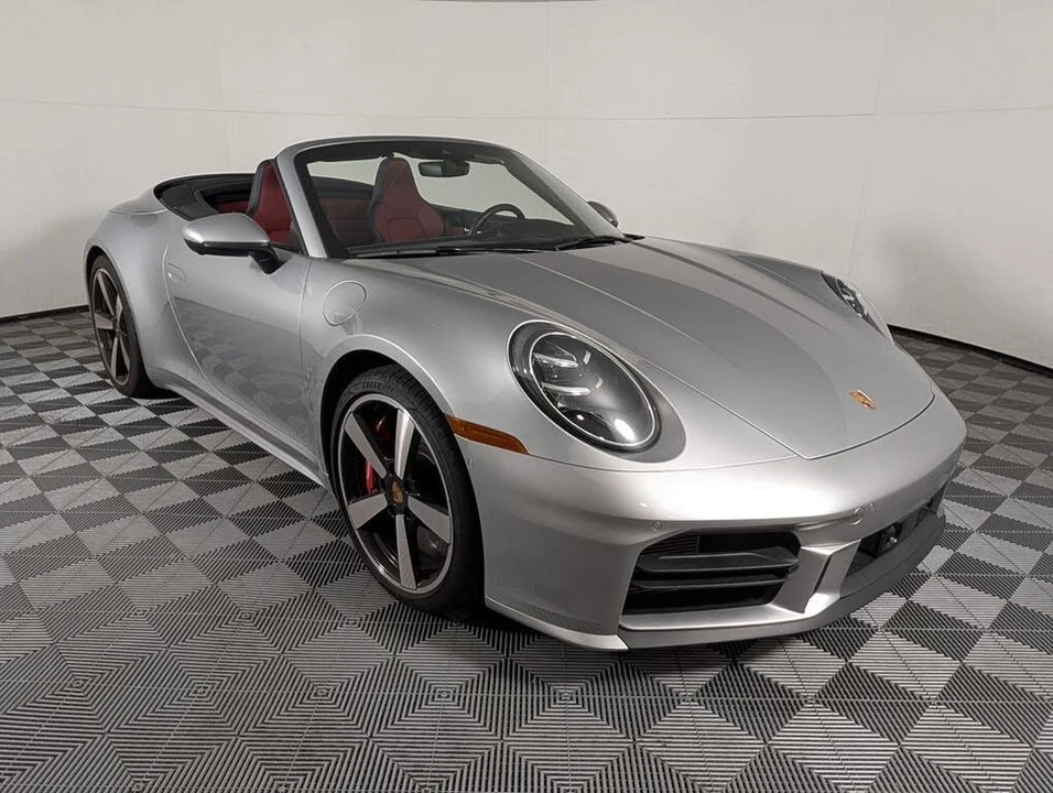2025 Porsche 992 Carrera S - Image 9 of 31