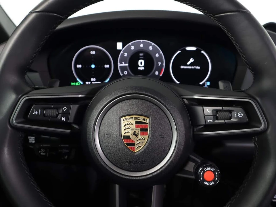 2025 Porsche 992 Carrera S - Image 18 of 29