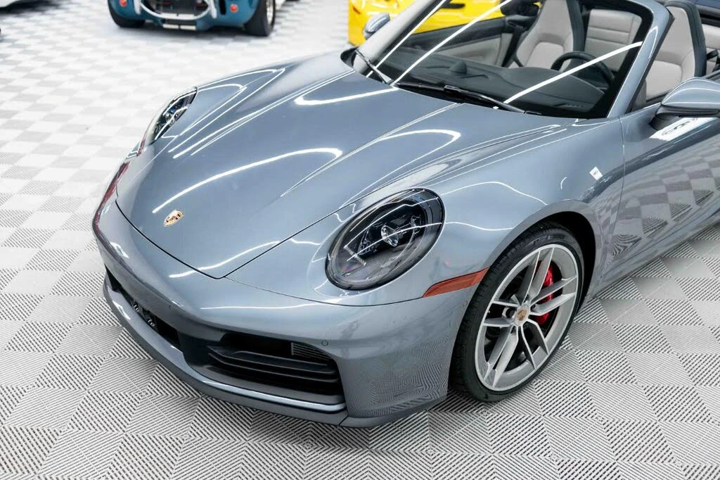 2025 Porsche 992 Carrera S - Image 11 of 31