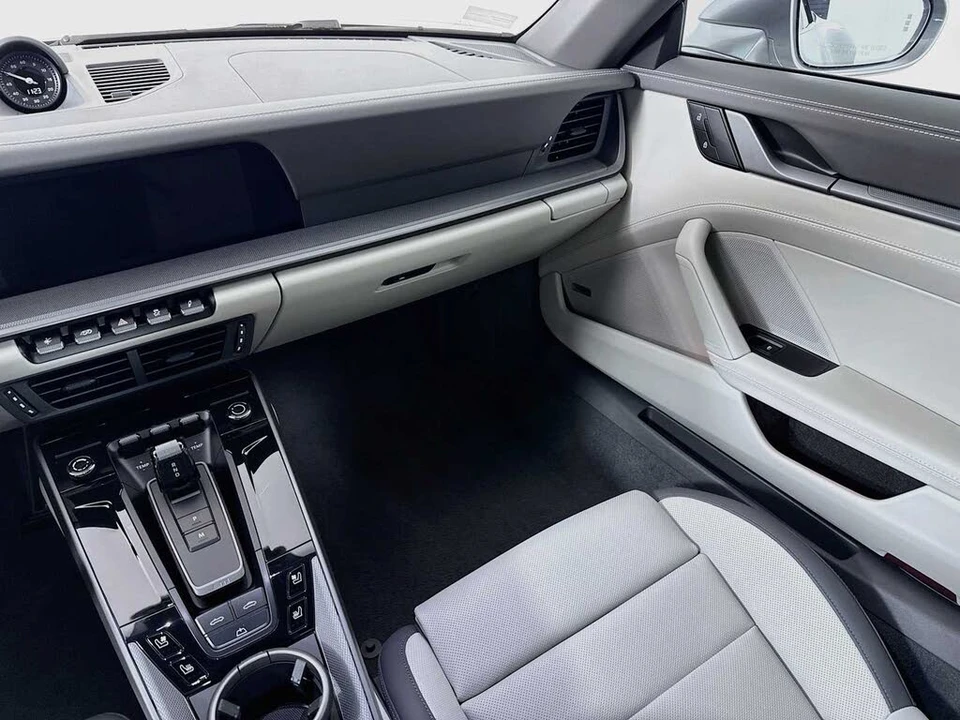 2025 Porsche 992 Carrera S - Image 24 of 30