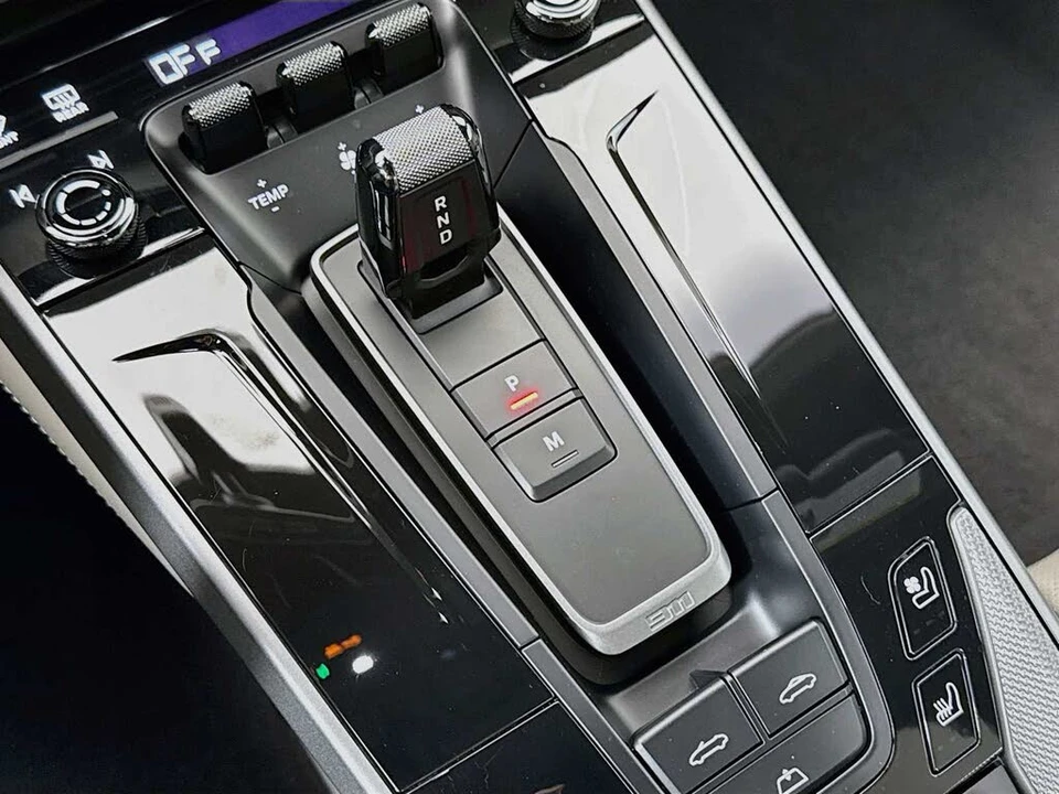2025 Porsche 992 Carrera S - Image 19 of 30