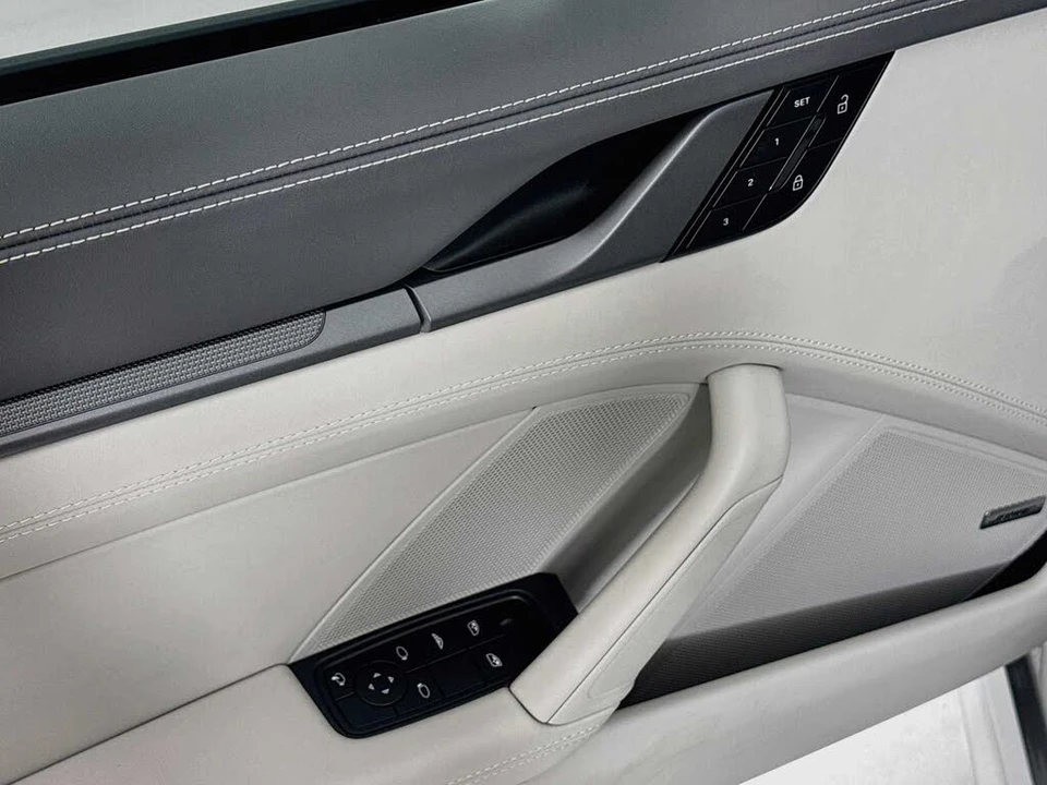 2025 Porsche 992 Carrera S - Image 10 of 30
