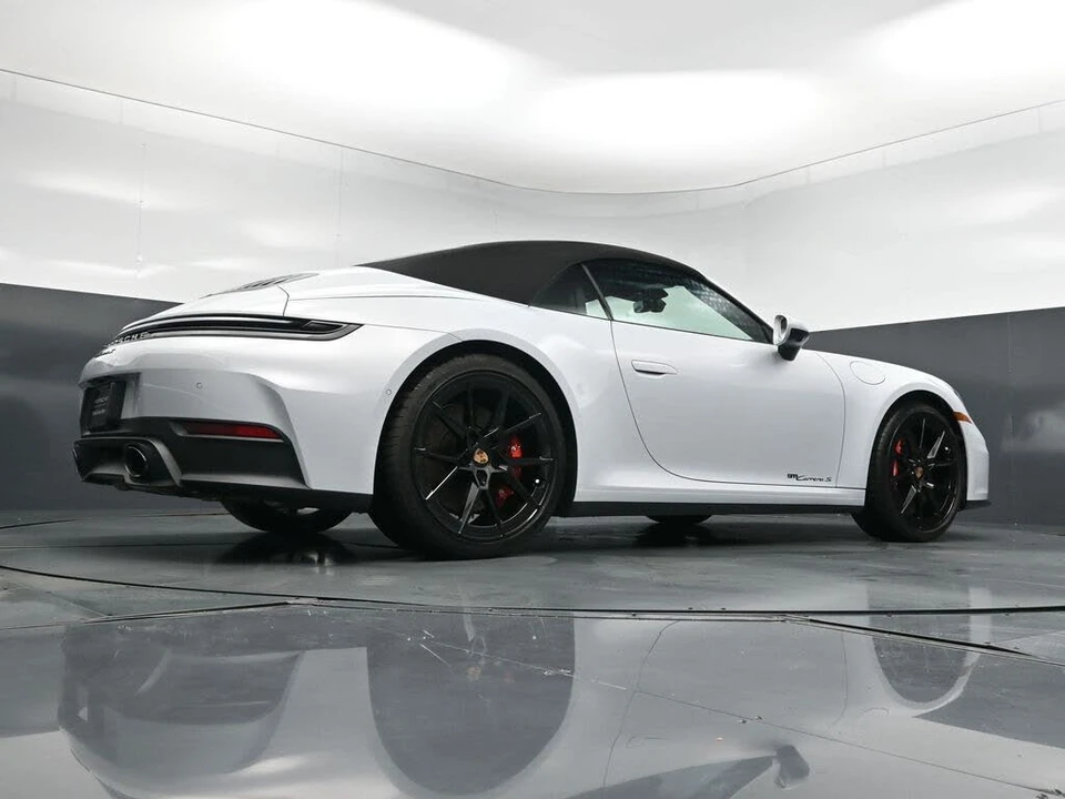 2025 Porsche 992 Carrera S - Image 28 of 31