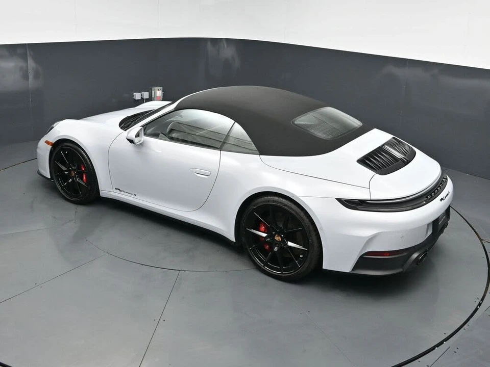 2025 Porsche 992 Carrera S - Image 18 of 31