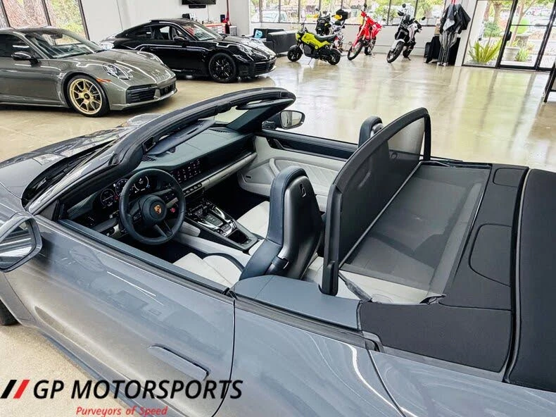 2025 Porsche 992 Carrera S - Image 21 of 31