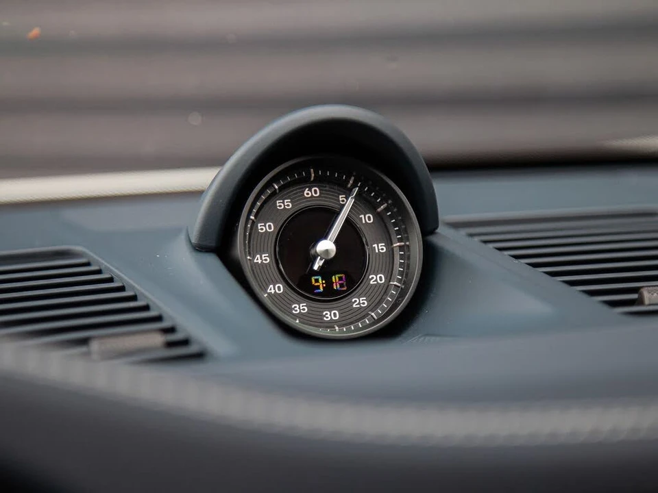 2025 Porsche 992 Carrera S - Image 16 of 21