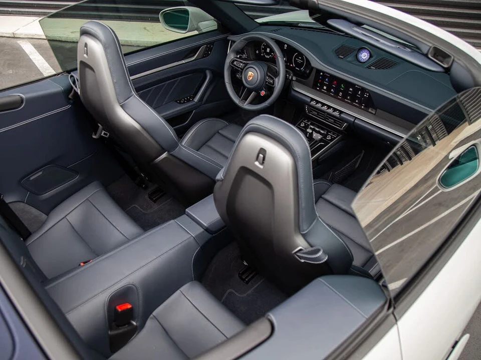 2025 Porsche 992 Carrera S - Image 19 of 21