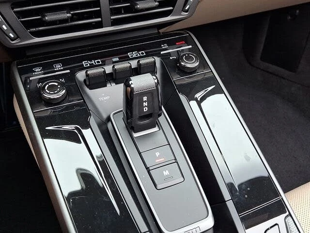 2025 Porsche 992 Carrera S - Image 18 of 31