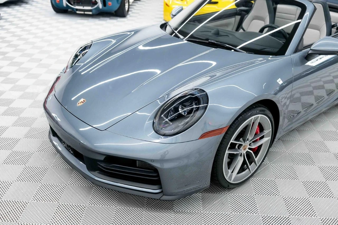 2025 Porsche 992 Carrera S - Image 11 of 31