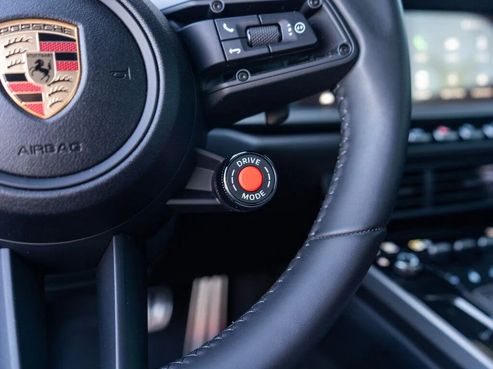 2025 Porsche 992 Carrera S - Image 21 of 31