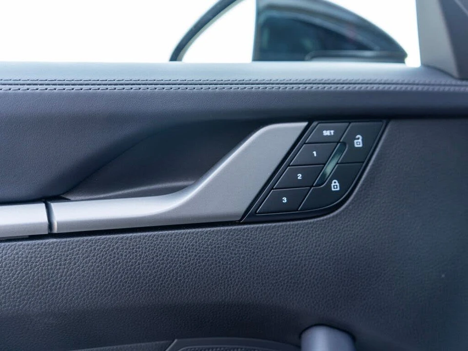 2025 Porsche 992 Carrera S - Image 30 of 31