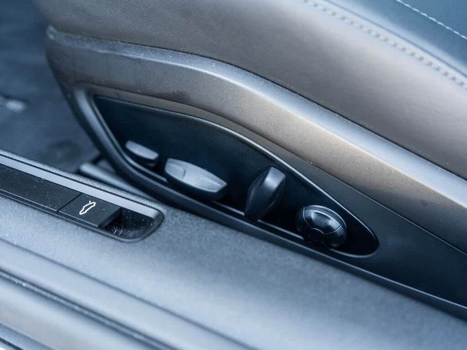2025 Porsche 992 Carrera S - Image 29 of 31