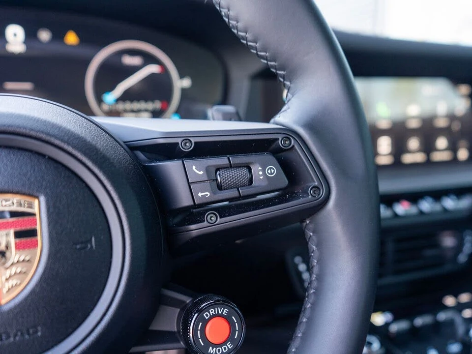 2025 Porsche 992 Carrera S - Image 22 of 31