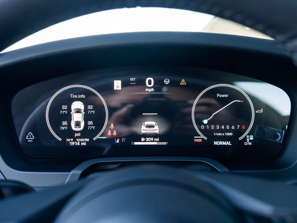 2025 Porsche 992 Carrera S - Image 17 of 31