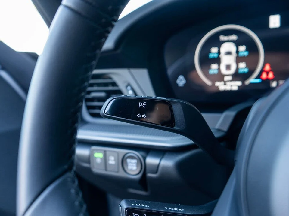 2025 Porsche 992 Carrera S - Image 20 of 31