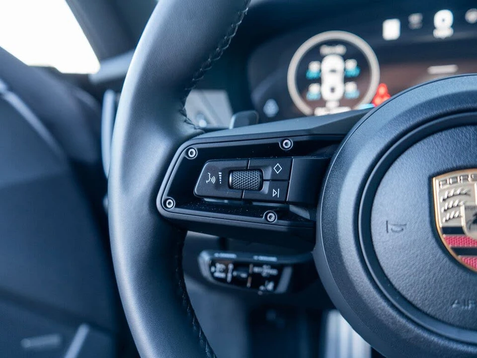 2025 Porsche 992 Carrera S - Image 19 of 31