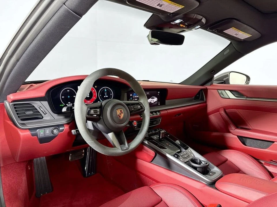 2025 Porsche 992 Carrera S - Image 11 of 31