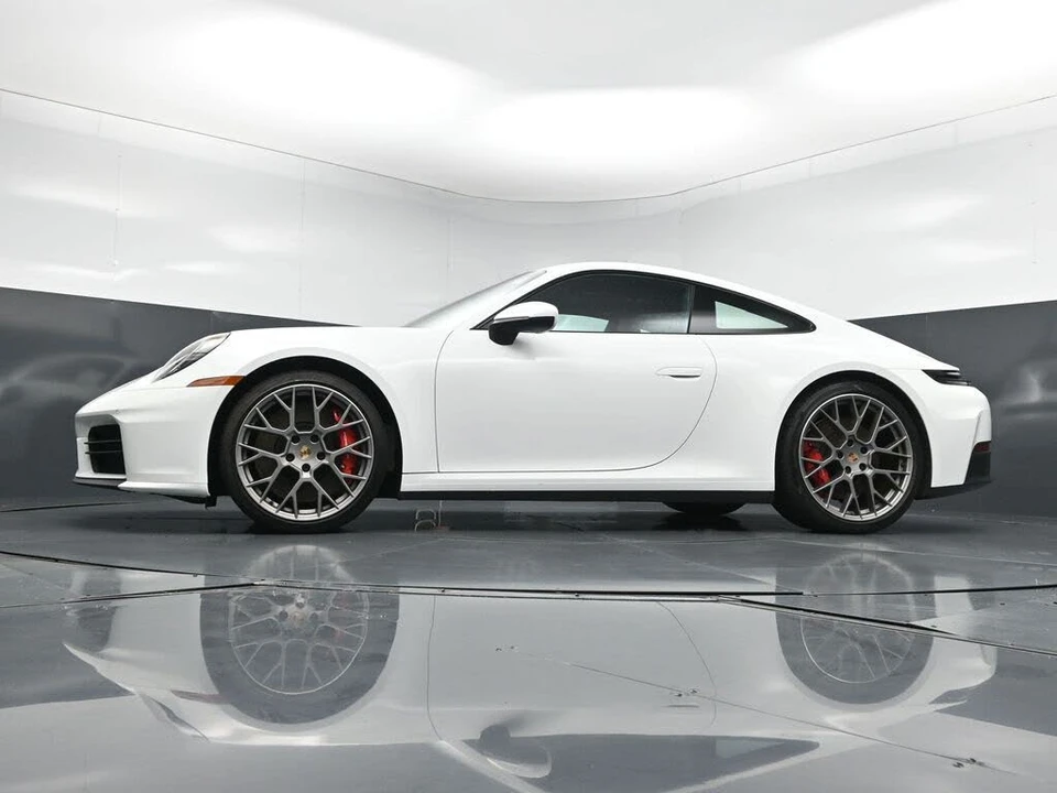 2025 Porsche 992 Carrera S - Image 25 of 31