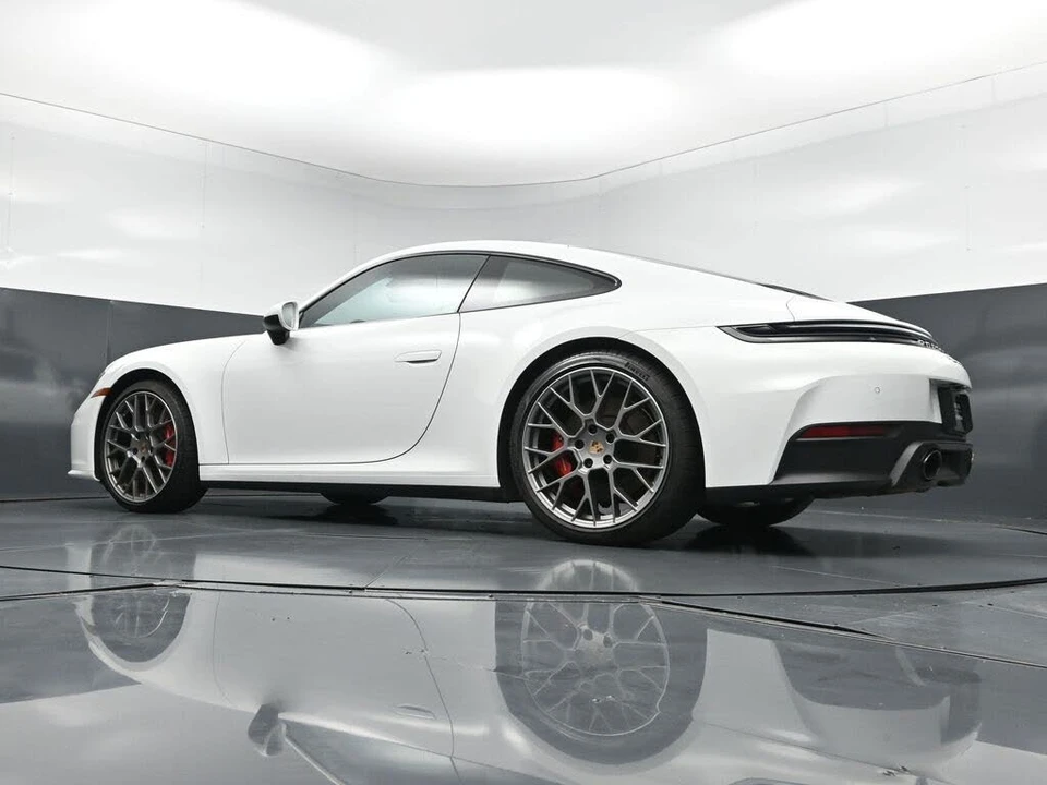 2025 Porsche 992 Carrera S - Image 26 of 31