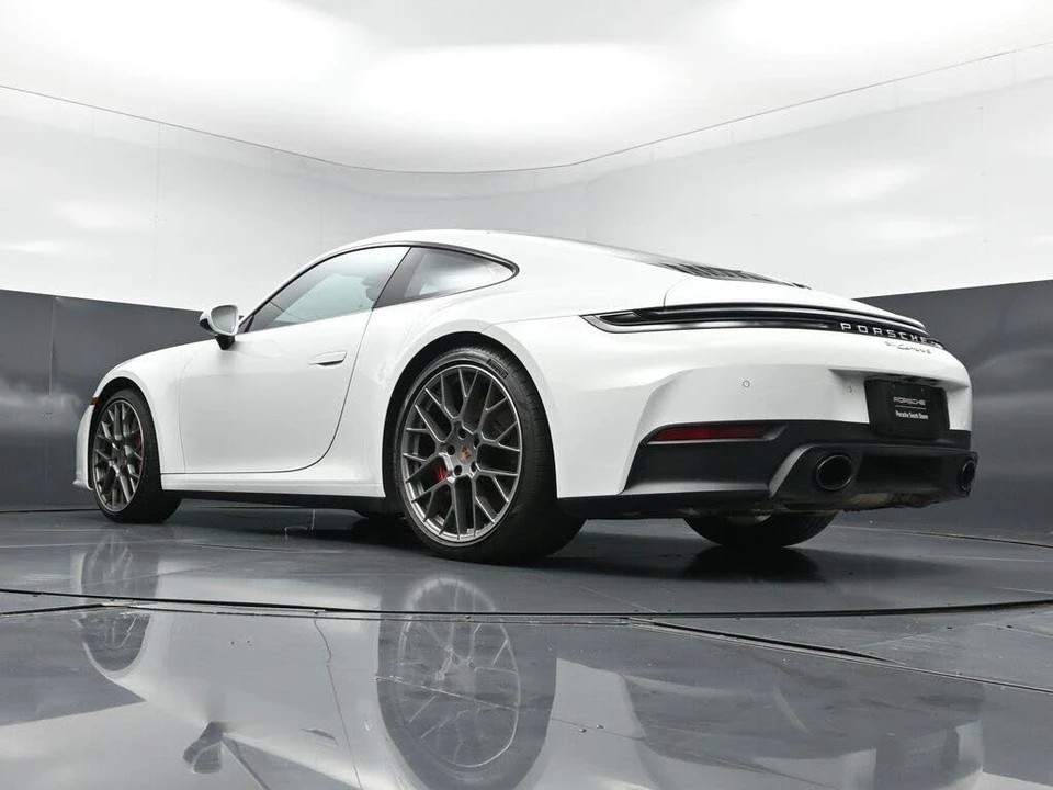 2025 Porsche 992 Carrera S - Image 27 of 31