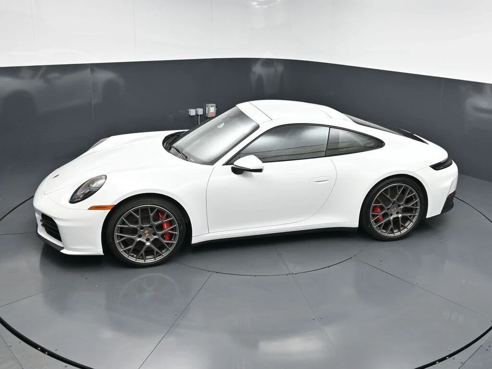 2025 Porsche 992 Carrera S - Image 17 of 31