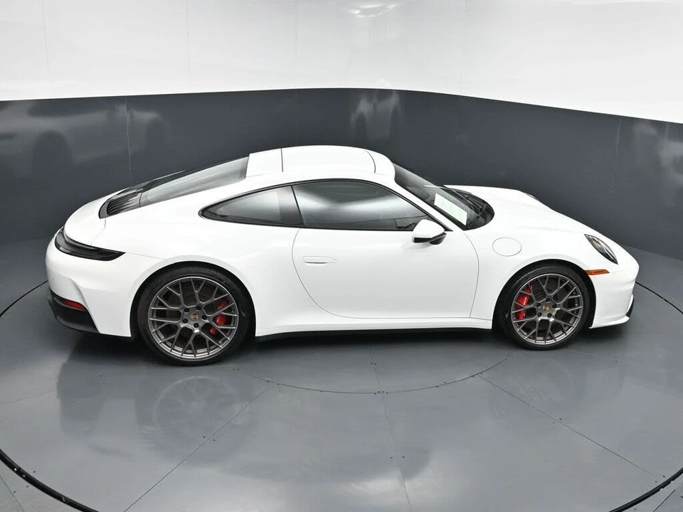 2025 Porsche 992 Carrera S - Image 21 of 31
