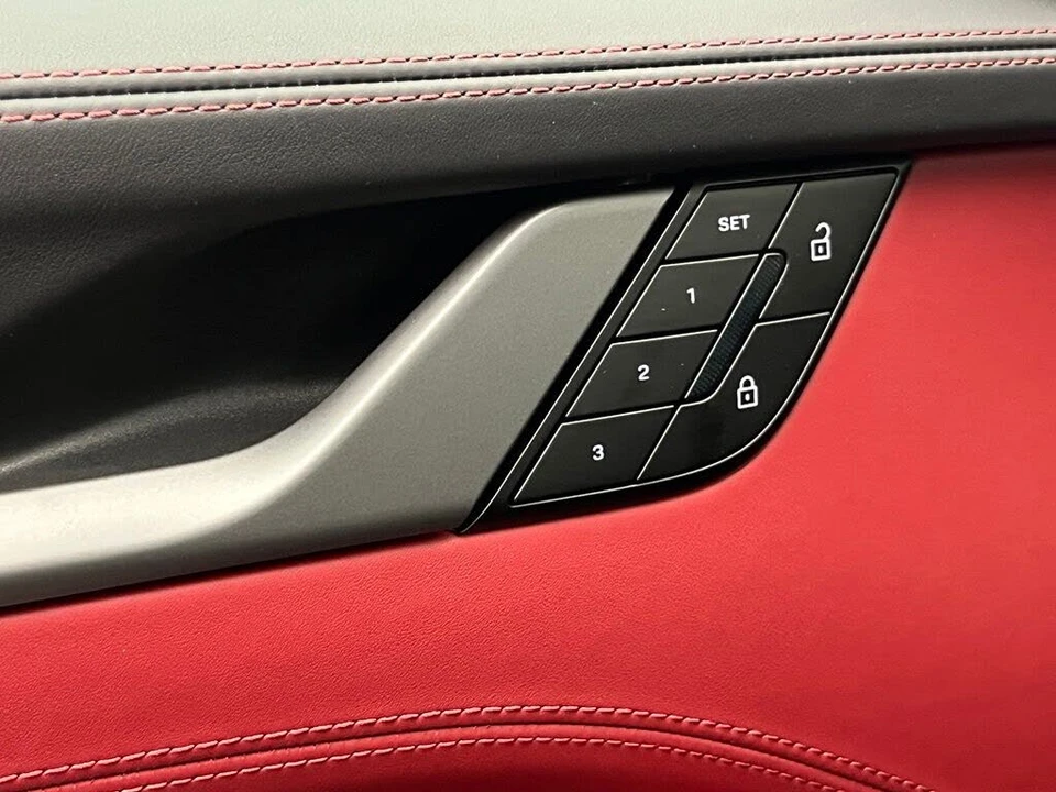 2025 Porsche 992 Carrera S - Image 27 of 31