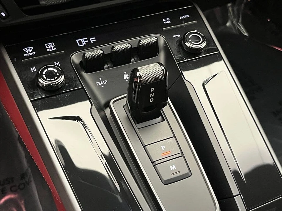 2025 Porsche 992 Carrera S - Image 19 of 31